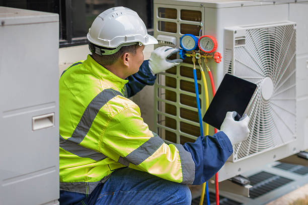 Professional Heat Pump Repair technician working in Elizabethport, NJ